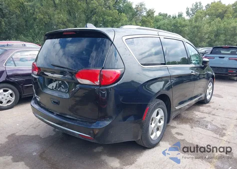 2017 Chrysler Pacifica Touring-L Plus z USA, uszkodzony, nr VIN 2C4RC1EG2HR533186